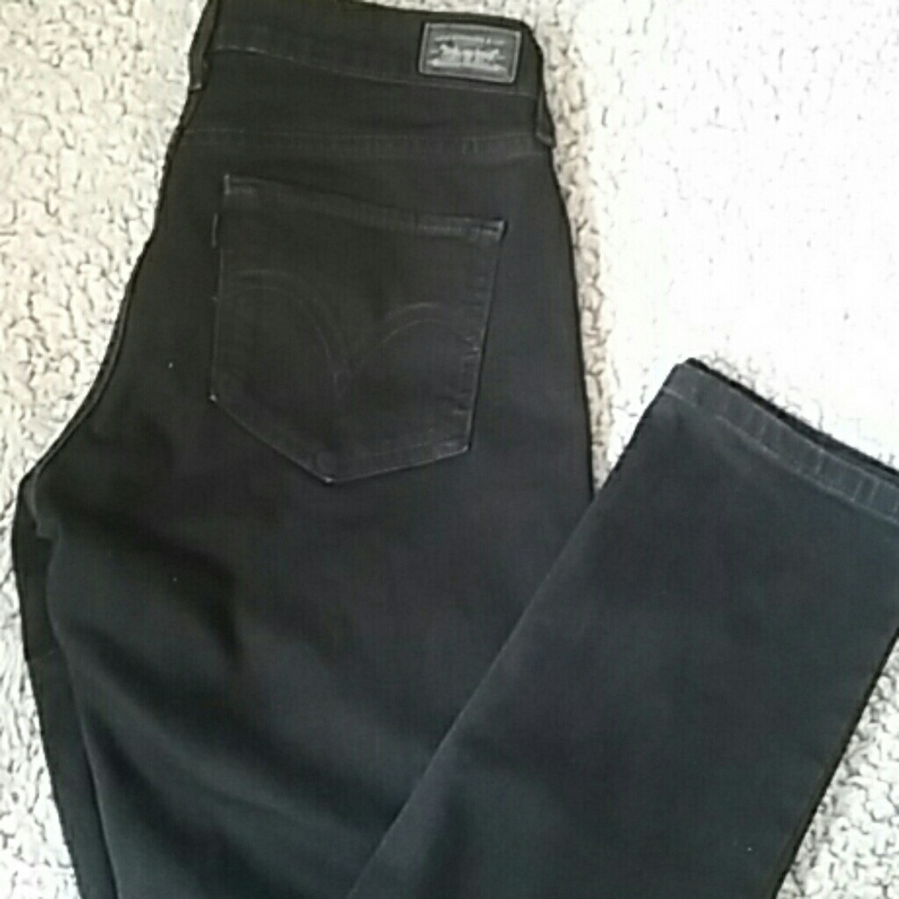 Levis black skinny jeans